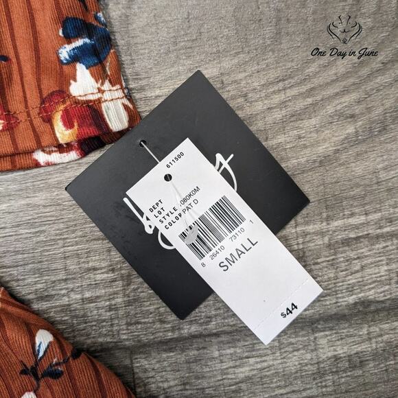 ByxBy Ruched Front Long Sleeve Top Size S - Picture 2 of 5